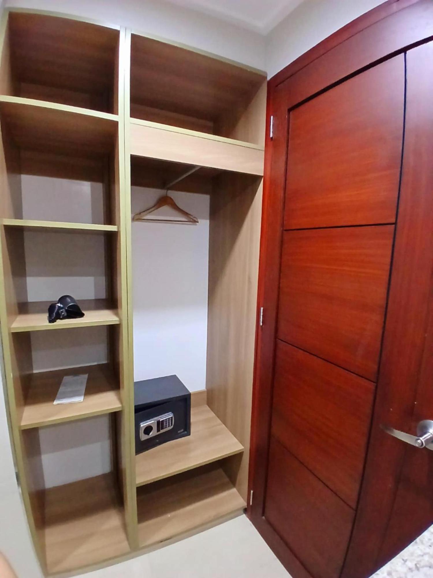 Dohera Hotel Cebu Bagian luar foto