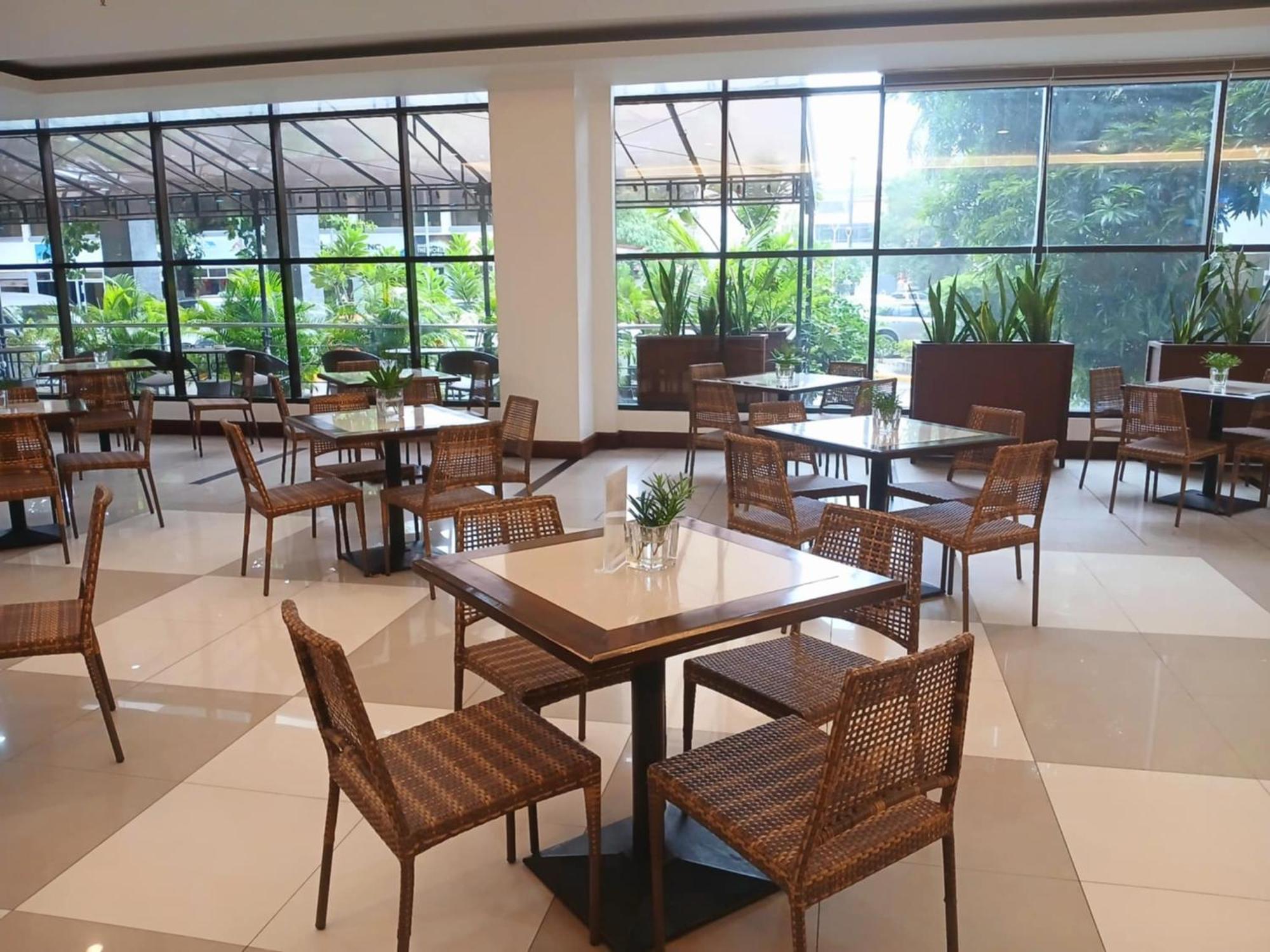 Dohera Hotel Cebu Bagian luar foto