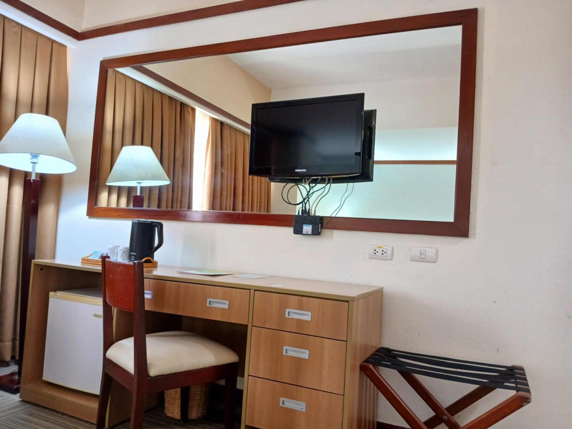Dohera Hotel Cebu Bagian luar foto