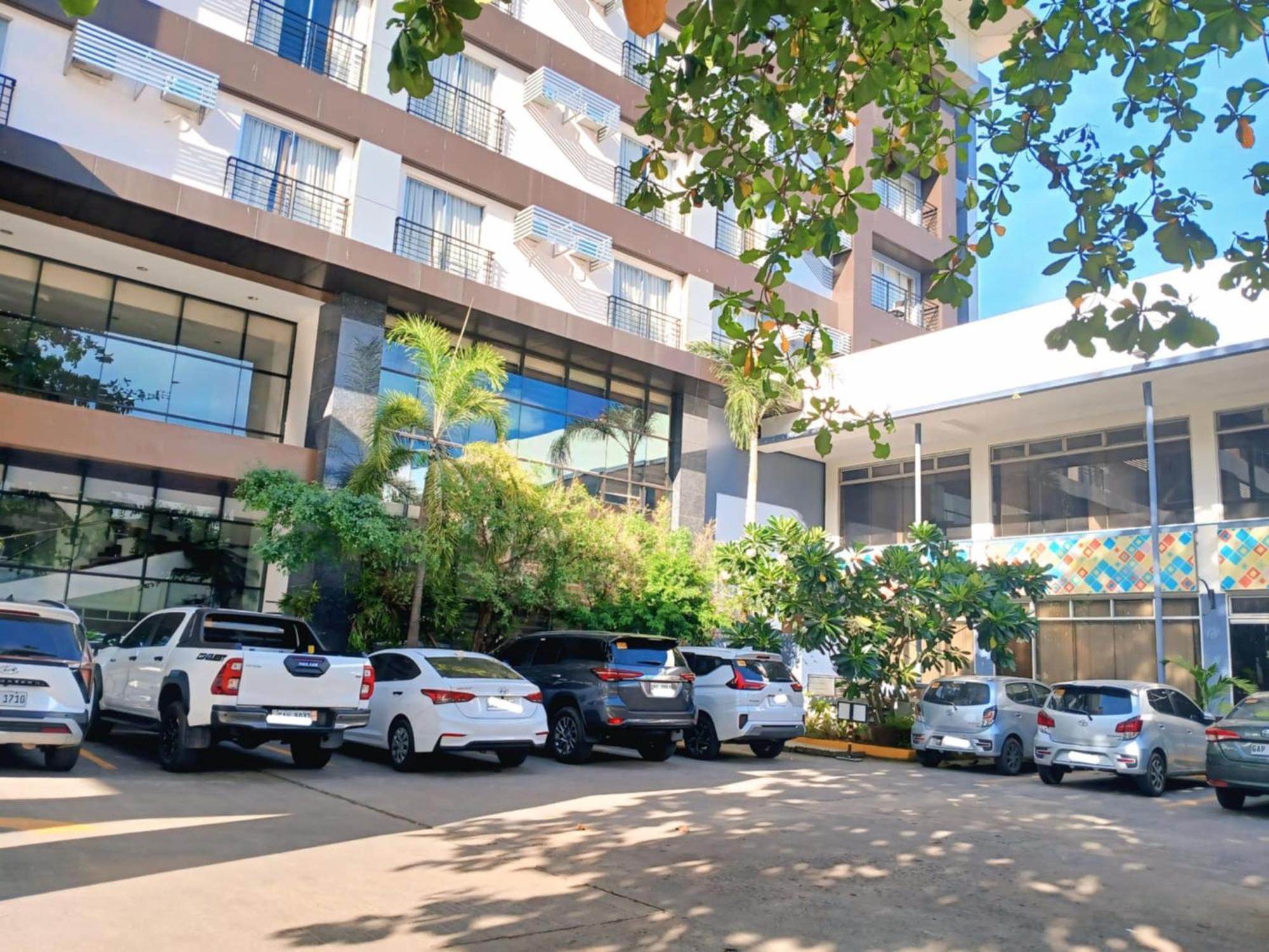 Dohera Hotel Cebu Bagian luar foto